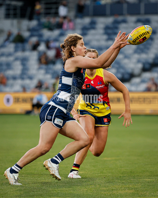 AFLW 2024 Round 10 - Geelong v Kuwarna - A-55551261