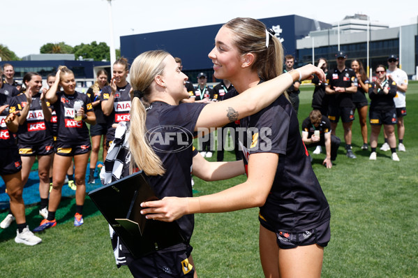 AFLW 2024 Round 10 - Narrm v Collingwood - A-55552549