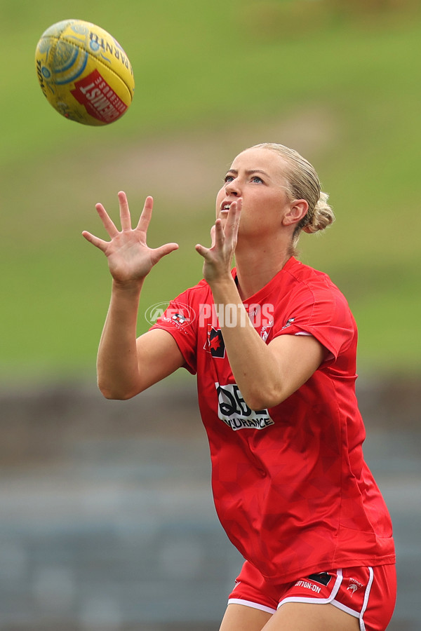 AFLW 2024 Round 10 - Sydney v Waalitj Marawar - A-55554802