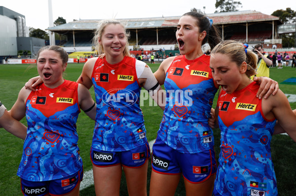 AFLW 2024 Round 10 - Narrm v Collingwood - A-55556735