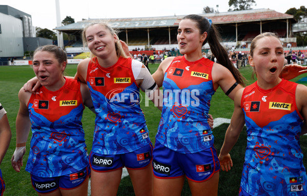 AFLW 2024 Round 10 - Narrm v Collingwood - A-55556946