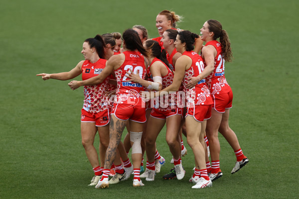 AFLW 2024 Round 10 - Sydney v Waalitj Marawar - A-55558888