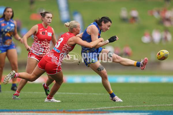 AFLW 2024 Round 10 - Sydney v Waalitj Marawar - A-55558929