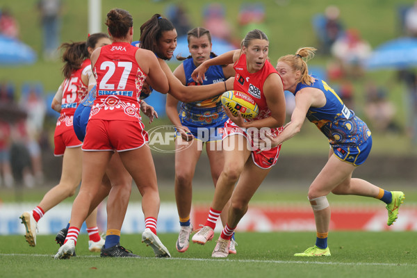 AFLW 2024 Round 10 - Sydney v Waalitj Marawar - A-55558932