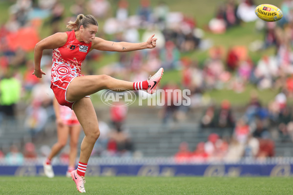 AFLW 2024 Round 10 - Sydney v Waalitj Marawar - A-55558948