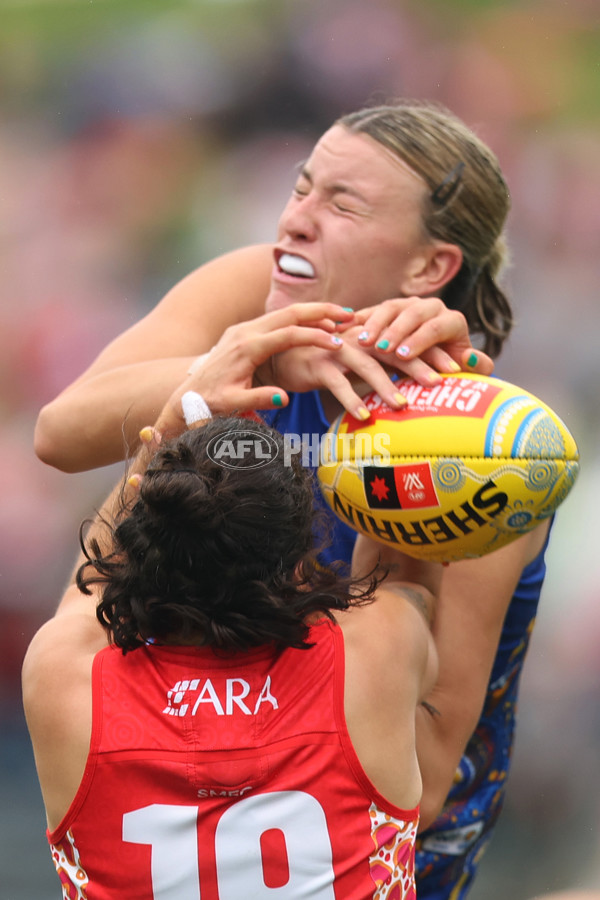 AFLW 2024 Round 10 - Sydney v Waalitj Marawar - A-55558950