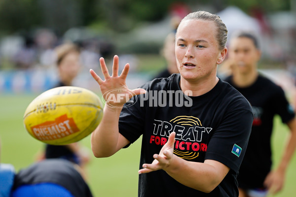 AFLW 2024 Round 10 - North Melbourne v Gold Coast - A-55558964
