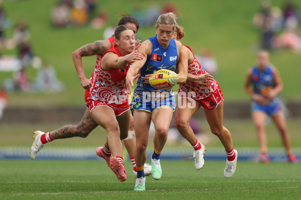 AFLW 2024 Round 10 - Sydney v Waalitj Marawar - A-55559709