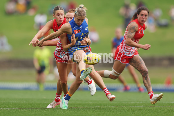 AFLW 2024 Round 10 - Sydney v Waalitj Marawar - A-55559710