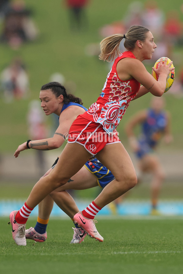 AFLW 2024 Round 10 - Sydney v Waalitj Marawar - A-55559714