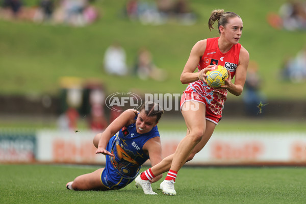 AFLW 2024 Round 10 - Sydney v Waalitj Marawar - A-55559737