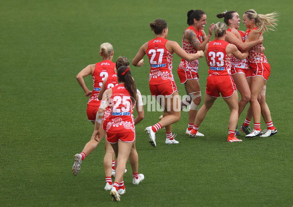 AFLW 2024 Round 10 - Sydney v Waalitj Marawar - A-55559742