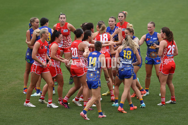 AFLW 2024 Round 10 - Sydney v Waalitj Marawar - A-55559763