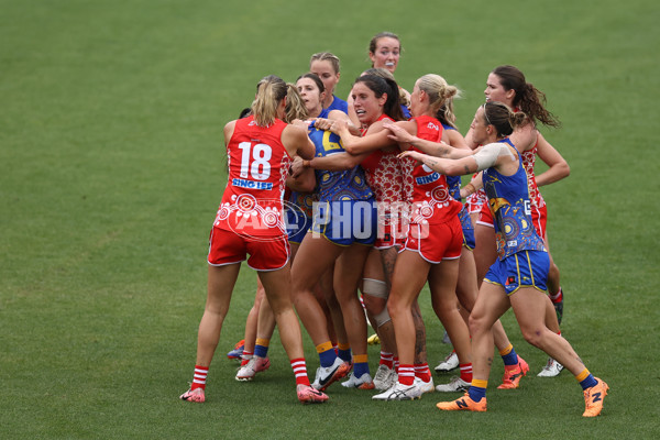 AFLW 2024 Round 10 - Sydney v Waalitj Marawar - A-55559768