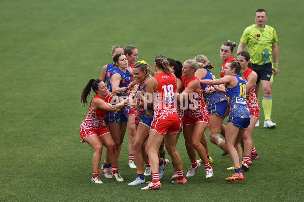 AFLW 2024 Round 10 - Sydney v Waalitj Marawar - A-55559769