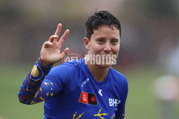 AFLW 2024 Round 10 - Sydney v Waalitj Marawar - A-55562031