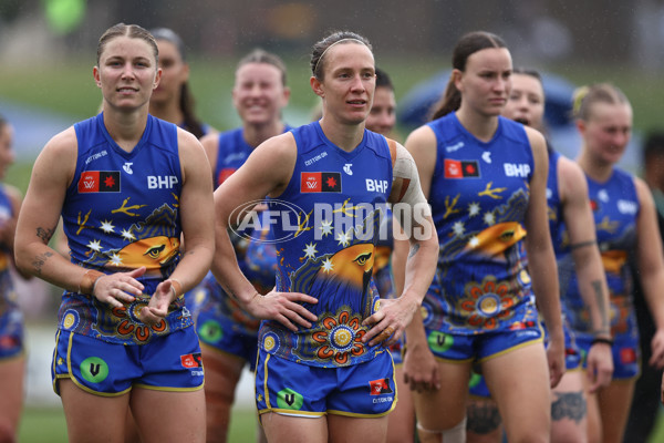 AFLW 2024 Round 10 - Sydney v Waalitj Marawar - A-55562067