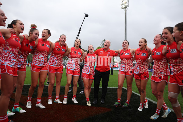 AFLW 2024 Round 10 - Sydney v Waalitj Marawar - A-55562516