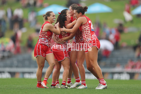 AFLW 2024 Round 10 - Sydney v Waalitj Marawar - A-55562522
