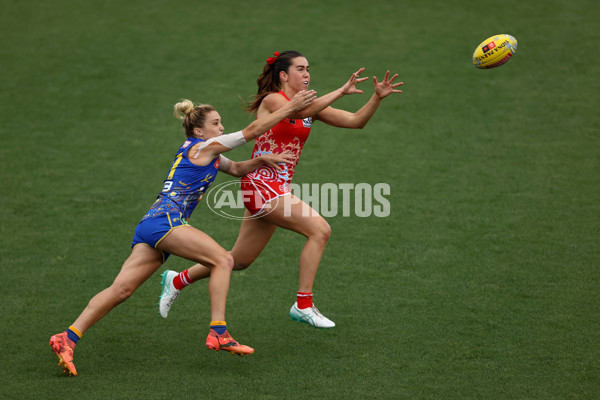 AFLW 2024 Round 10 - Sydney v Waalitj Marawar - A-55566998