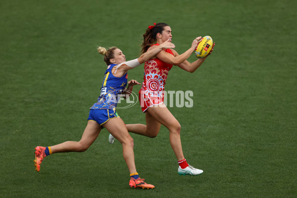 AFLW 2024 Round 10 - Sydney v Waalitj Marawar - A-55566999