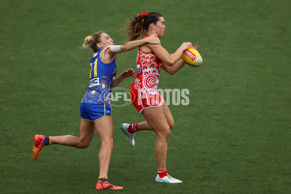 AFLW 2024 Round 10 - Sydney v Waalitj Marawar - A-55567000