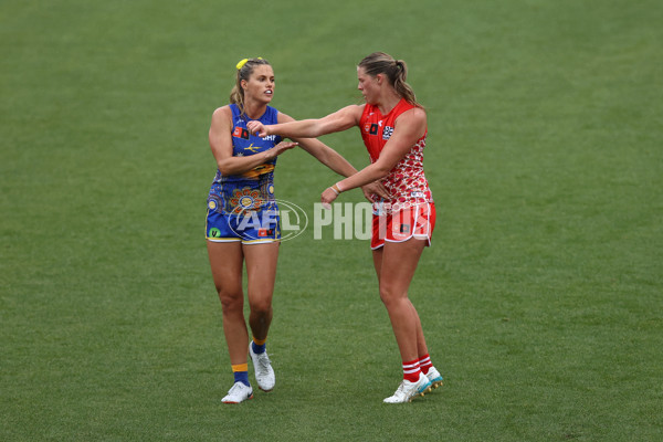 AFLW 2024 Round 10 - Sydney v Waalitj Marawar - A-55567001