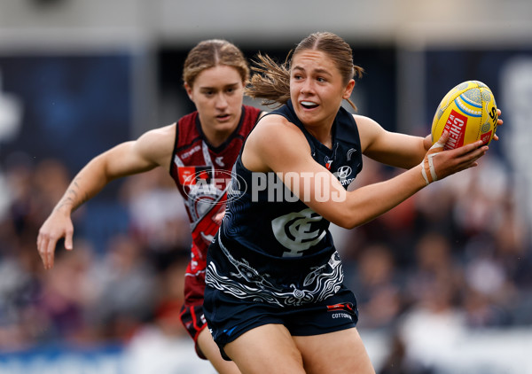 AFLW 2024 Round 10 - Carlton v Essendon - A-55567049