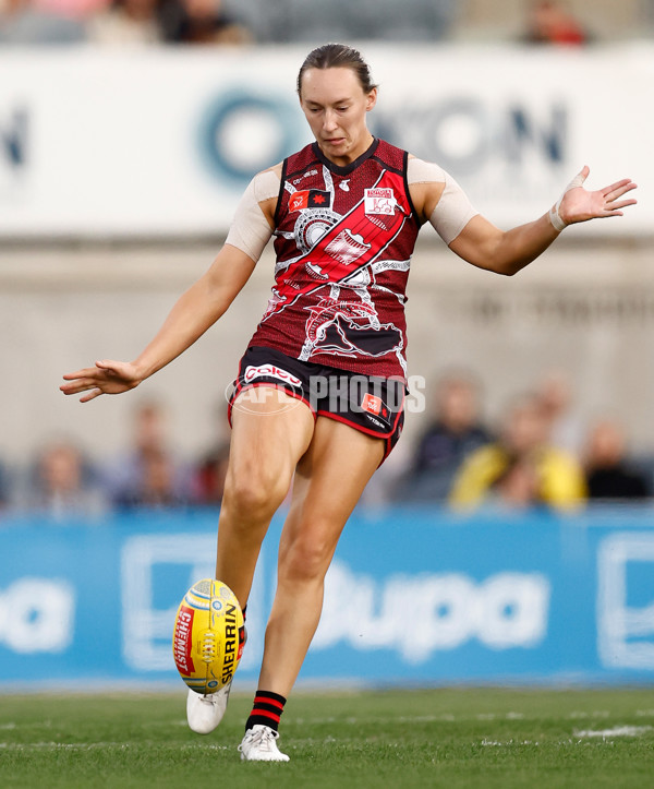 AFLW 2024 Round 10 - Carlton v Essendon - A-55569484