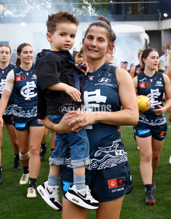 AFLW 2024 Round 10 - Carlton v Essendon - A-55570393