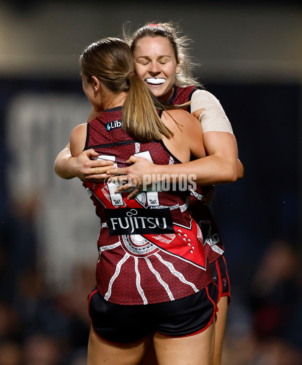 AFLW 2024 Round 10 - Carlton v Essendon - A-55571765