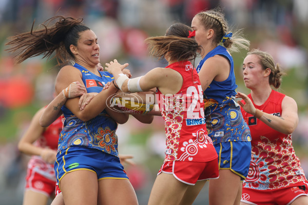 AFLW 2024 Round 10 - Sydney v Waalitj Marawar - A-55571815