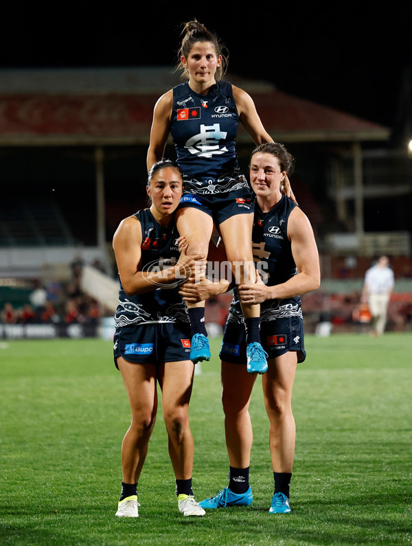 AFLW 2024 Round 10 - Carlton v Essendon - A-55574056