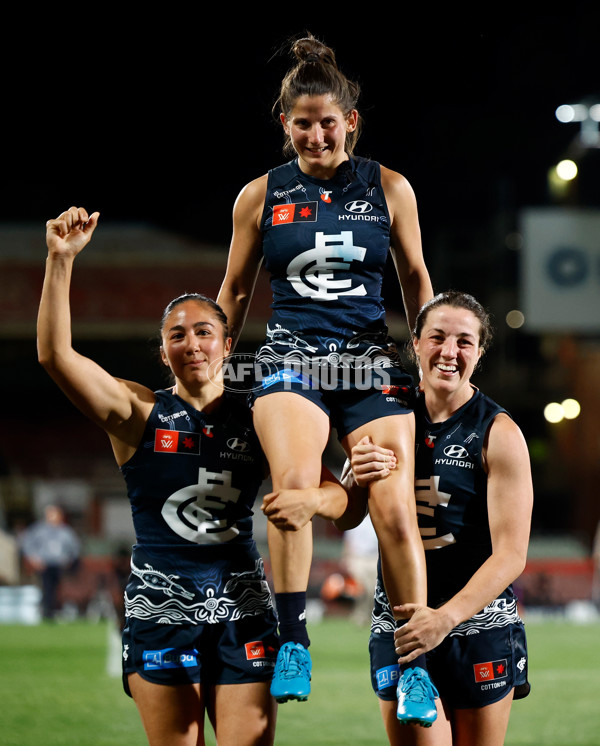 AFLW 2024 Round 10 - Carlton v Essendon - A-55574058