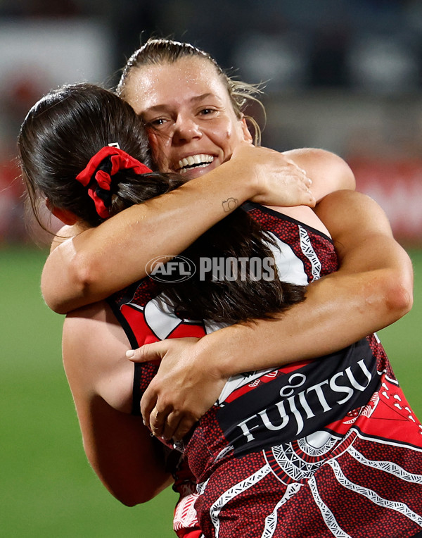 AFLW 2024 Round 10 - Carlton v Essendon - A-55574065