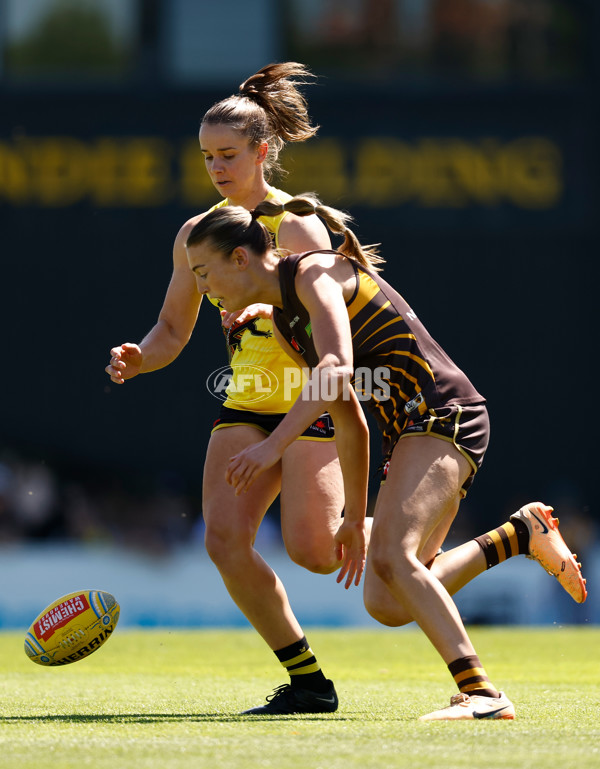 AFLW 2024 Round 10 - Richmond v Hawthorn - A-55579888