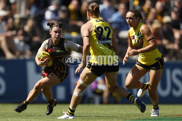 AFLW 2024 Round 10 - Richmond v Hawthorn - A-55582742