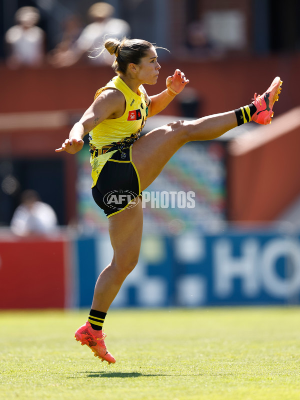 AFLW 2024 Round 10 - Richmond v Hawthorn - A-55582750