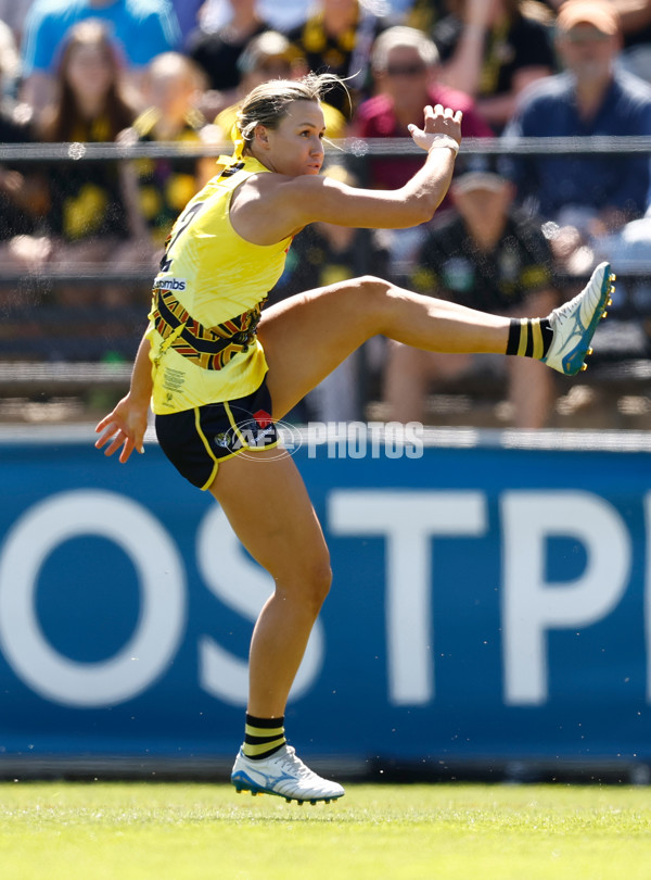 AFLW 2024 Round 10 - Richmond v Hawthorn - A-55582813