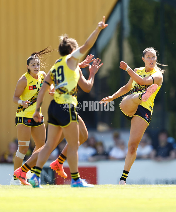 AFLW 2024 Round 10 - Richmond v Hawthorn - A-55585589