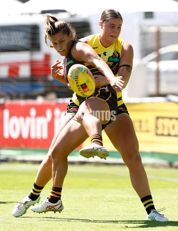 AFLW 2024 Round 10 - Richmond v Hawthorn - A-55585596