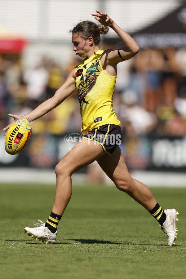 AFLW 2024 Round 10 - Richmond v Hawthorn - A-55585631