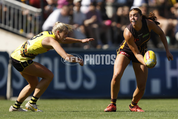 AFLW 2024 Round 10 - Richmond v Hawthorn - A-55586210