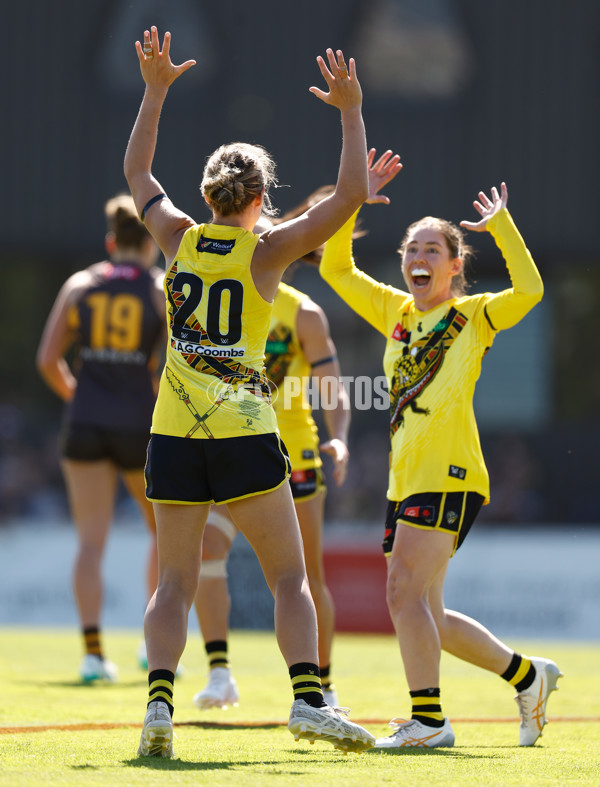 AFLW 2024 Round 10 - Richmond v Hawthorn - A-55586212