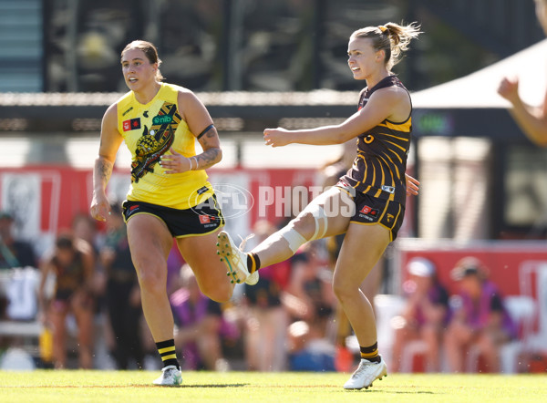 AFLW 2024 Round 10 - Richmond v Hawthorn - A-55586250