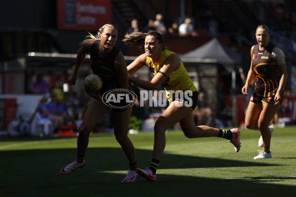 AFLW 2024 Round 10 - Richmond v Hawthorn - A-55588628