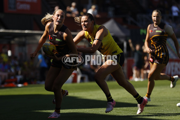 AFLW 2024 Round 10 - Richmond v Hawthorn - A-55588629