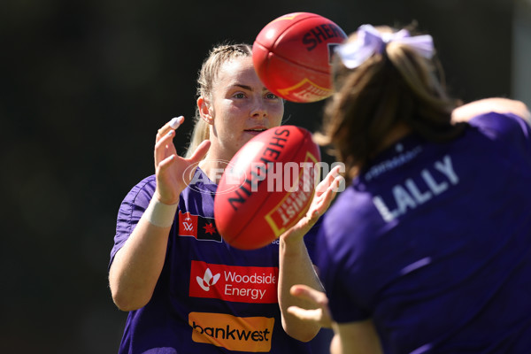 AFLW 2024 Round 10 - Walyalup v Western Bulldogs - A-55590856