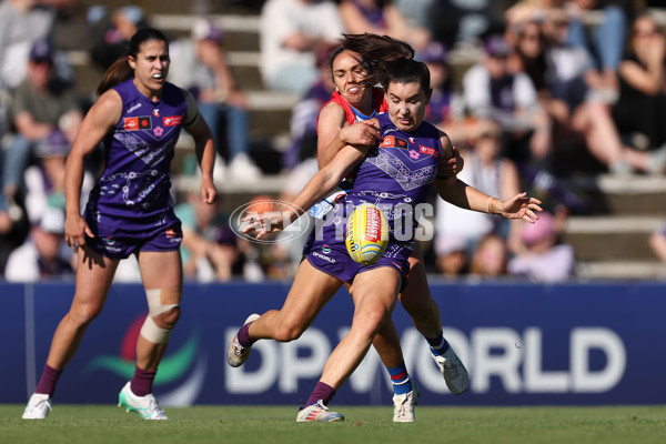 AFLW 2024 Round 10 - Walyalup v Western Bulldogs - A-55593218