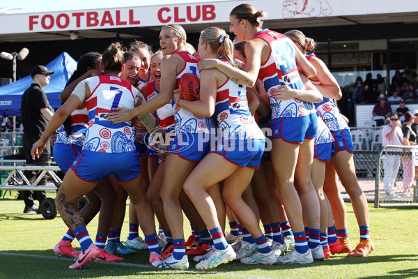 AFLW 2024 Round 10 - Walyalup v Western Bulldogs - A-55593955